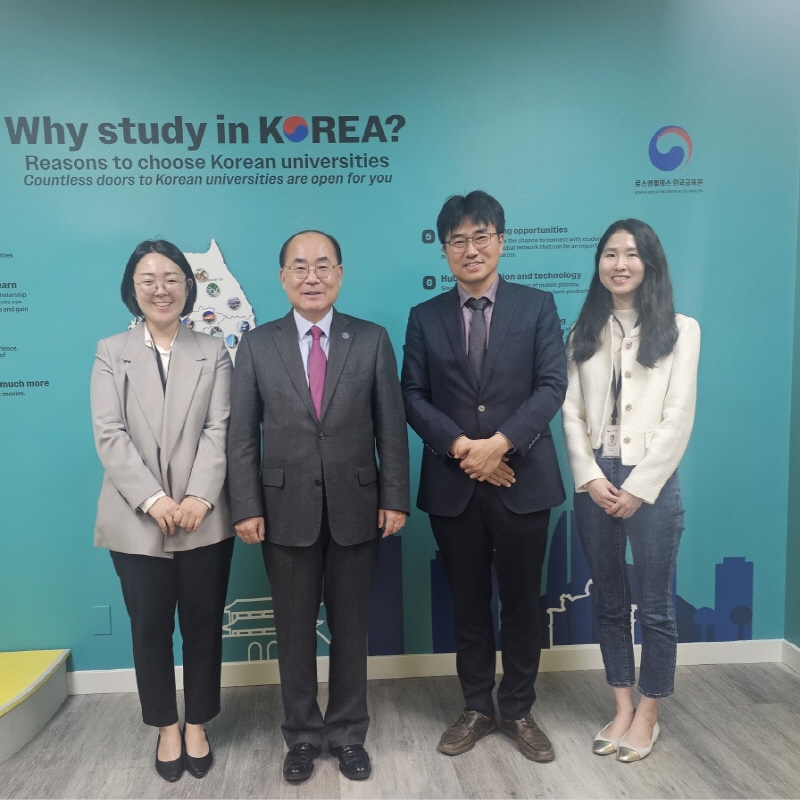 Presidents of Pusan National University and visiting the means of training